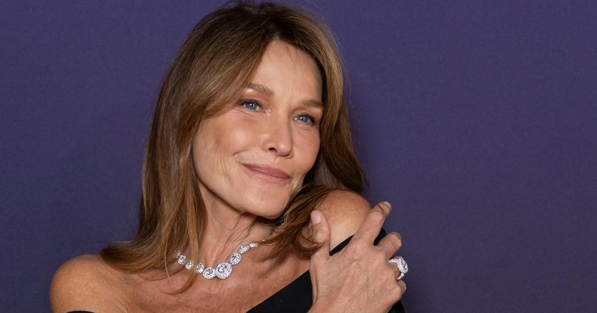 Octobre rose : Carla Bruni réaffirme l'importance du dépistage du cancer du sein
