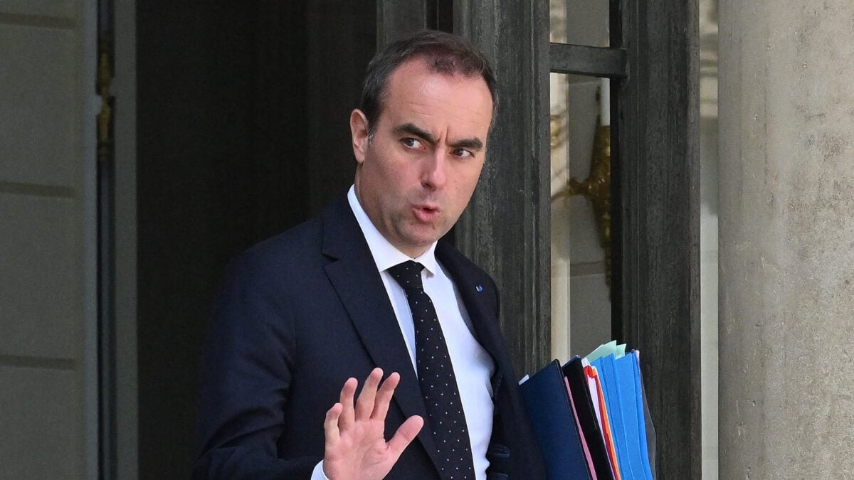 Gironde : Sébastien Lecornu répond aux accusations de favoritisme dans la gestion des incendies