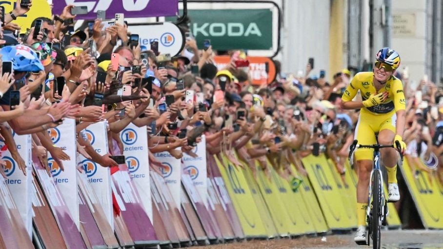 Demi Vollering : un deuxième sacre sur le Tour de France femmes, entre maîtrise et résilience
