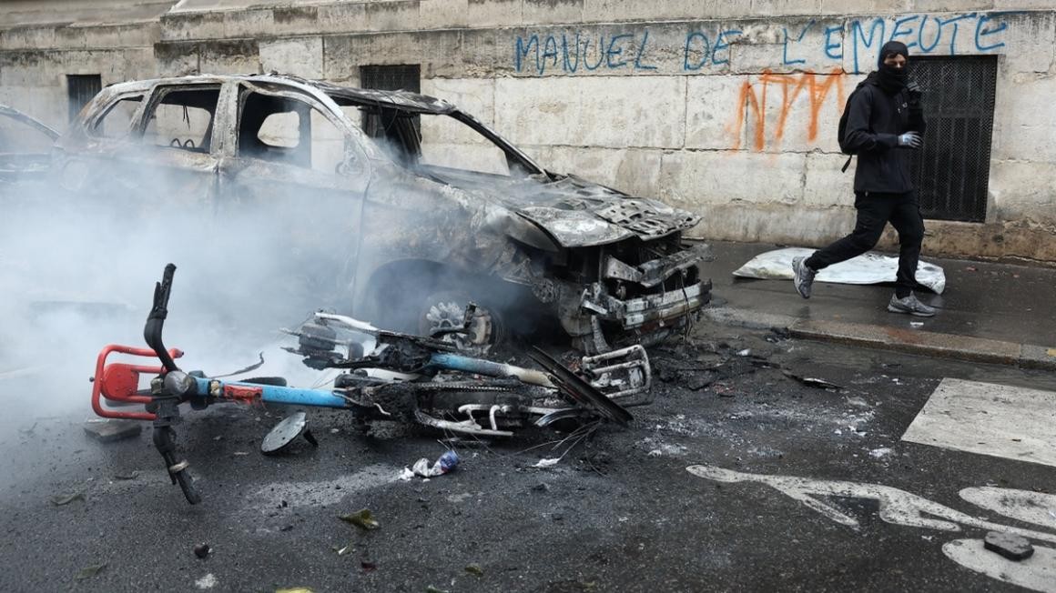 Manifestations du 17 octobre : bilan d'une journée de violences inédites en France